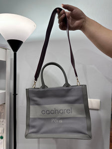 กระเป๋ามือสอง เจ้าของขายเองสภาพดี กระเป๋า Cassarelle Tote  Cacharel แท้